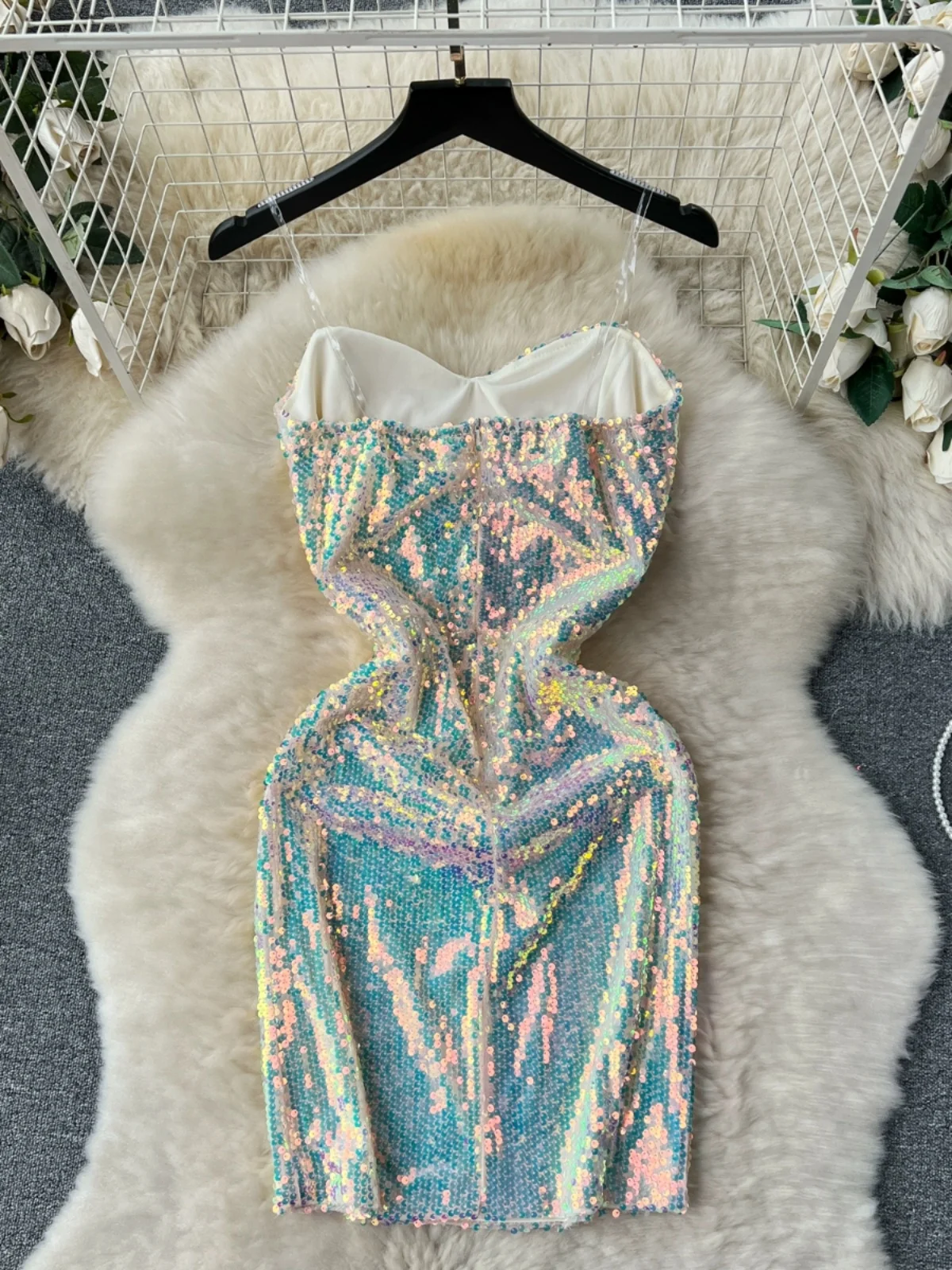 Foamlina Sexy Glitterling Sequin Mini Bodycon Dress Women Fashion Summer Spaghetti Strap V Neck Sleeveless Night Club Dress Robe