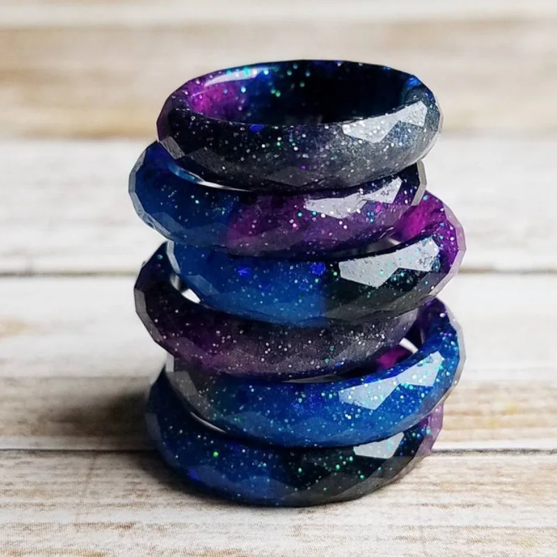 خاتم مصنوع يدويًا من راتنج السماء المرصعة بالنمط الفاخر الغامض طراز المجرة يمكن أن يوفر لك خاتم للأصدقاء الذين يحبون درب التبانة
