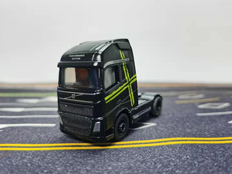 Volvo 1543 Tractor Trailer Children\'s Simulation Alloy Engineering Vehicle Model Toy 6cm Length Around