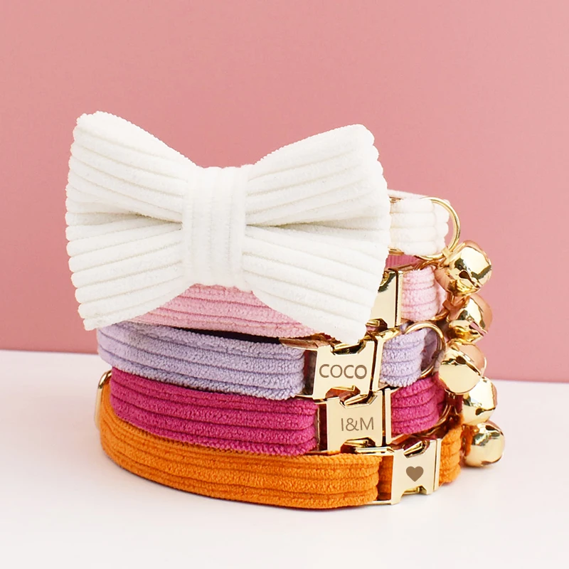 【セール中】コーデュロイ猫用首輪、ネームプレート、ベル、蝶ネクタイ付き、名前刻印入りカスタム猫用首輪