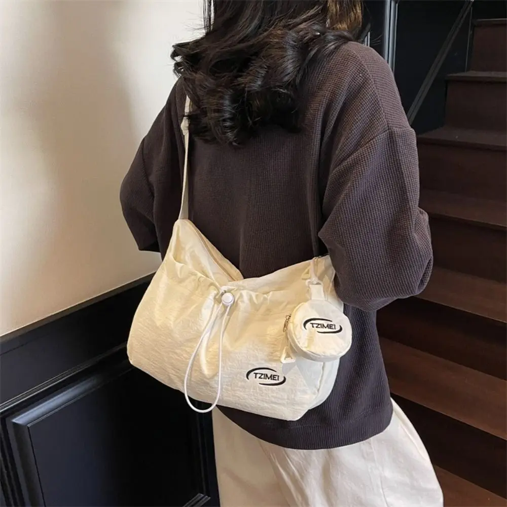 

Fashion Casual Drawstring Shoulder Bag Leightweight Large Capacity Pleated Crossbody Bag Solid Color Zipper Commuting Bag Female
