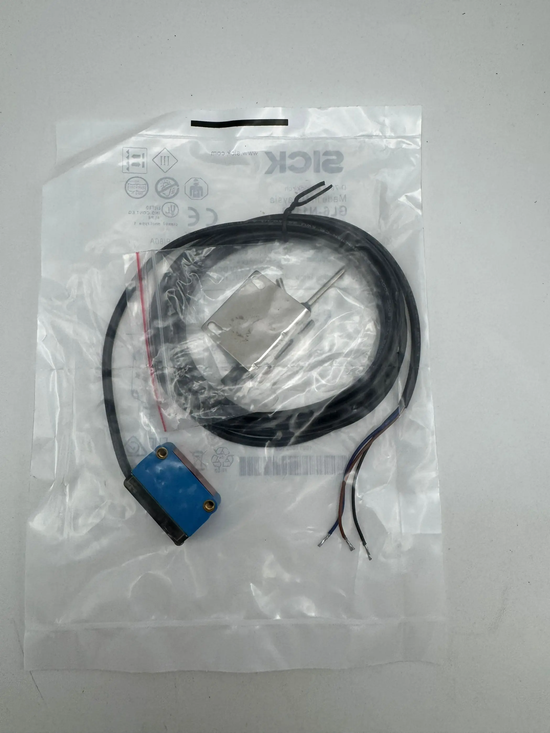 In-Stock  Photoelectric Switch Sensor Gtb6 Gte6-P1211gl6g-N1111 Gse6-P/N1112