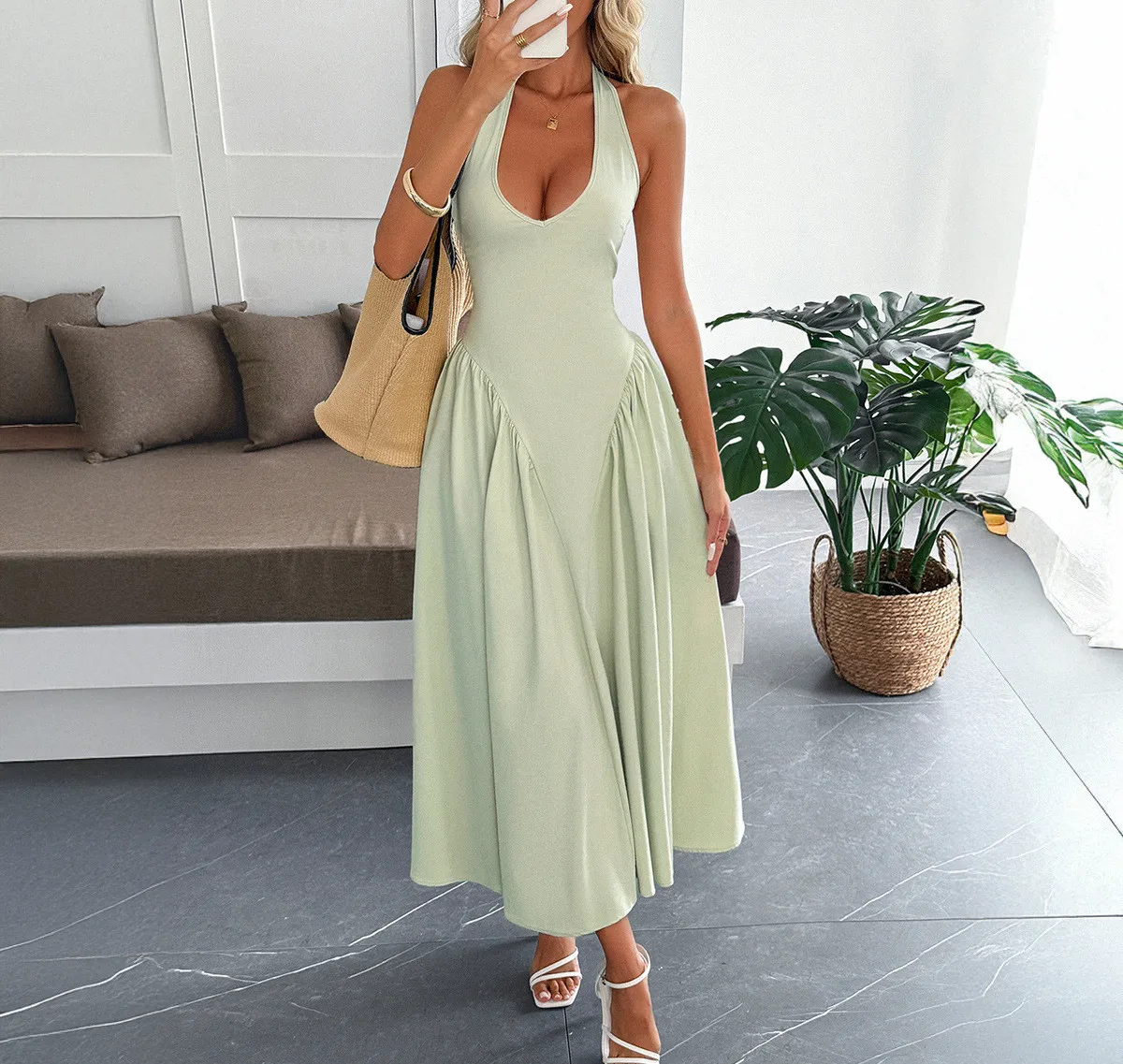 

Women's Dress 2 Colors Halter Neck Midi Dress Deep V Neck Sleeveless Pleated Flare Skirt Formal Evening Party Wedding Guest Gown