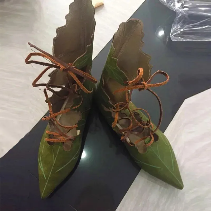 

Women Gothic Medieval Retro Elf Witch Leaves Lace Up Shoes Cosplay Costume Vintage Princess Palace Carnival Party Knight Boot FD