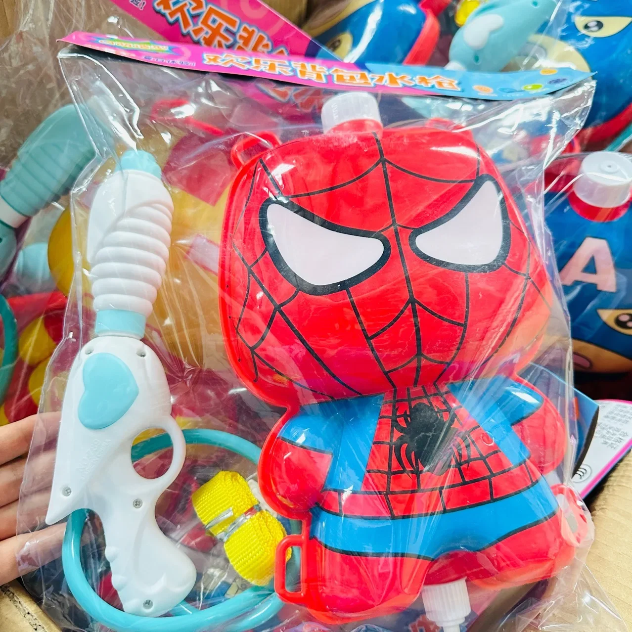 Anime Marvel figurka Iron Man Spiderman lalka plecak pistolet na wodę zabawka kreskówka kąpiel plażowa dryfowanie prezenty urodzinowe dla dzieci