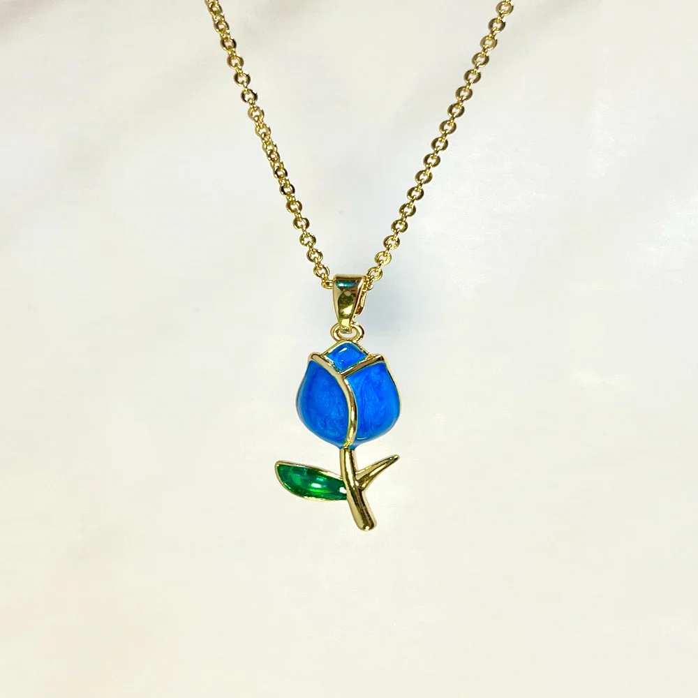 قلادة فاخرة جديدة بتصميم زهرة التوليب الصغيرة للنساء، كولا من الفولاذ المقاوم للصدأ عصرية وبسيطة