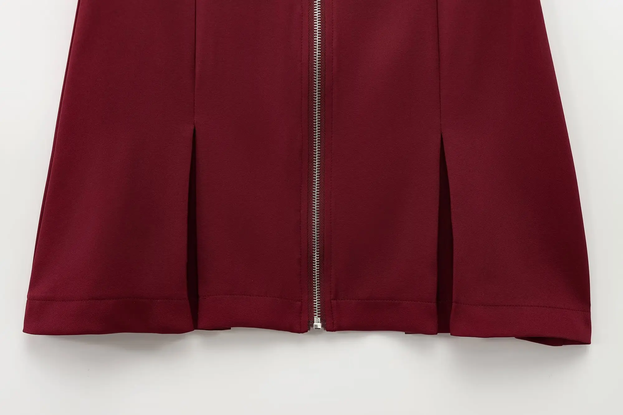 فستان KONDALA أنيق للربيع للنساء بسحاب بدون أكمام فستان قصير موضة 2025 صيفي مطوي غير رسمي للحفلات الليلية فستان نسائي