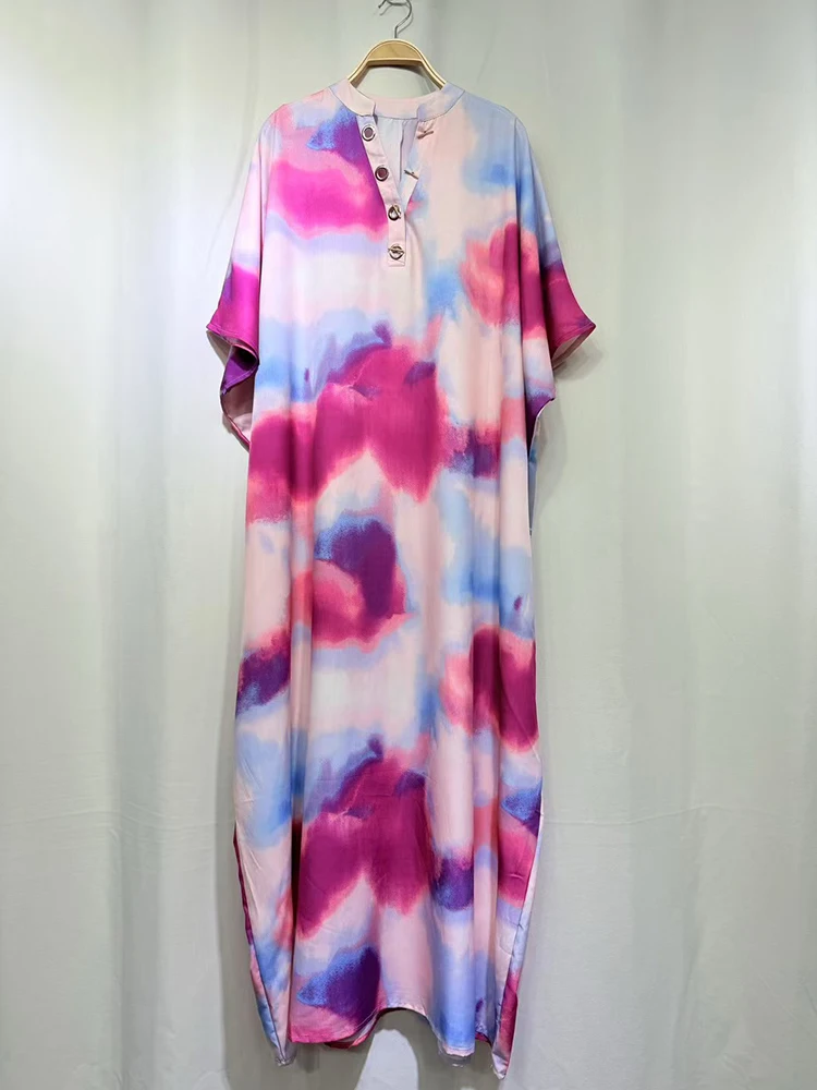 レトロな幾何学模様のプリント、ドアチューブ型の半開襟プルオーバードレス、2025年秋のレディースファッション、ゆったりとしたオーバーサイズのふわふわスカート