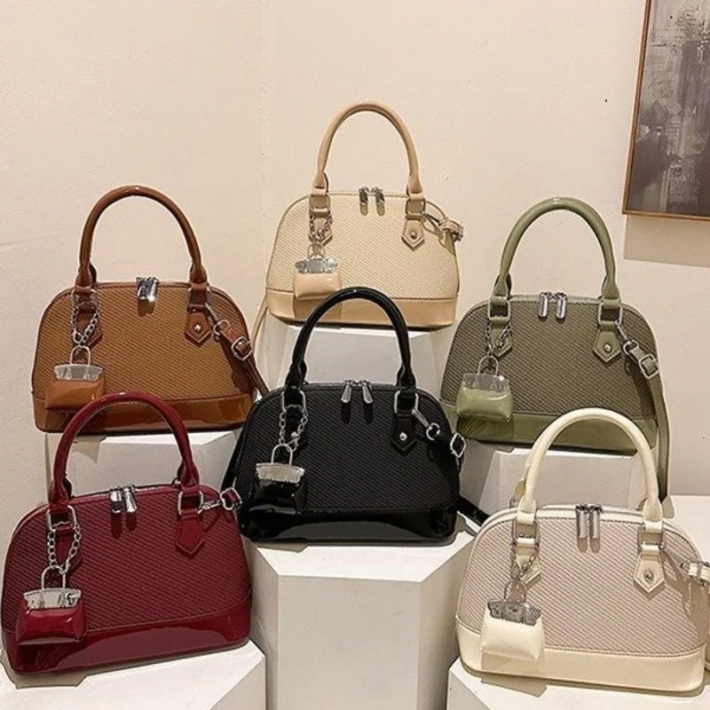 Classic Designer Paris Fashionable Luxury Leather Women Messenger Bag Popular Classic Elegant Trendy Design Diaper Bag