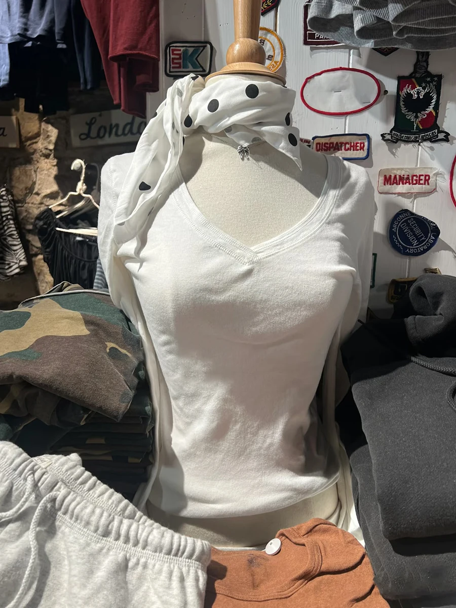 

Новая белая хлопковая футболка с длинным рукавом, женская весна 2026, тонкие футболки в рубчик с v-образным вырезом, женские винтажные однотонные простые базовые футболки