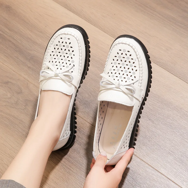 

2023 Summer New Women Hollow Flats Shoes Soft Sole Comfortable Female Leather Boat Shoes Non-slip Ladies Loafers Breathable