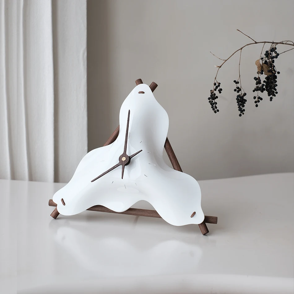 

New Desktop Clock Ornament Simple and Fashionable Flower Shaped Clock, Home Silent Decoration, Creative Gift