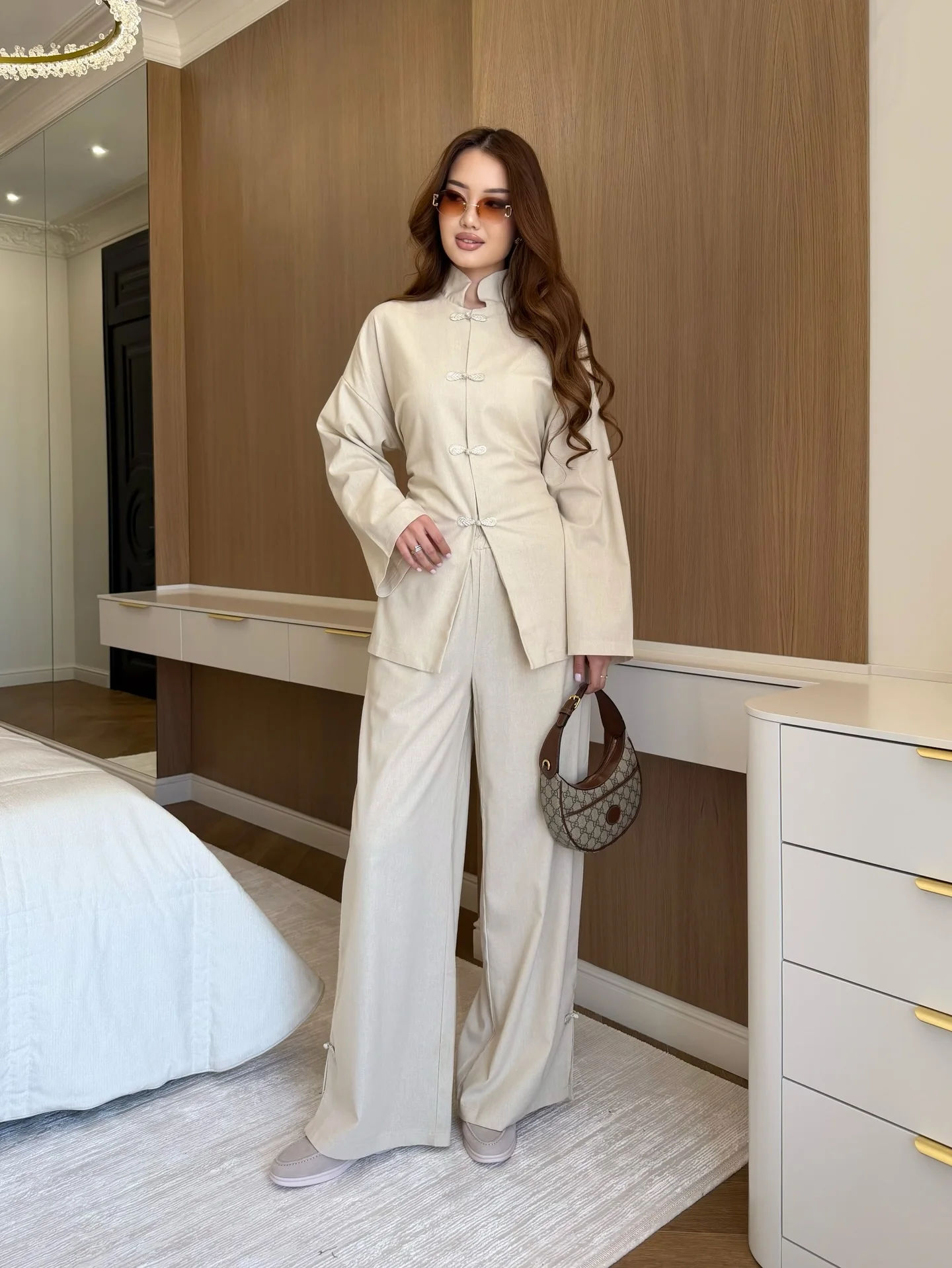 

Костюм BJTZ 2026: Женский комплект в китайском стиле с воротником-стойкой, свободный повседневный пиджак и брюки с широкими штанинами, 2 предмета