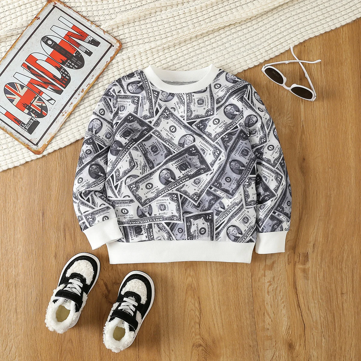 

Spring and Autumn Casual Round Neck Money Printed Long Sleeve Shirt For Kids