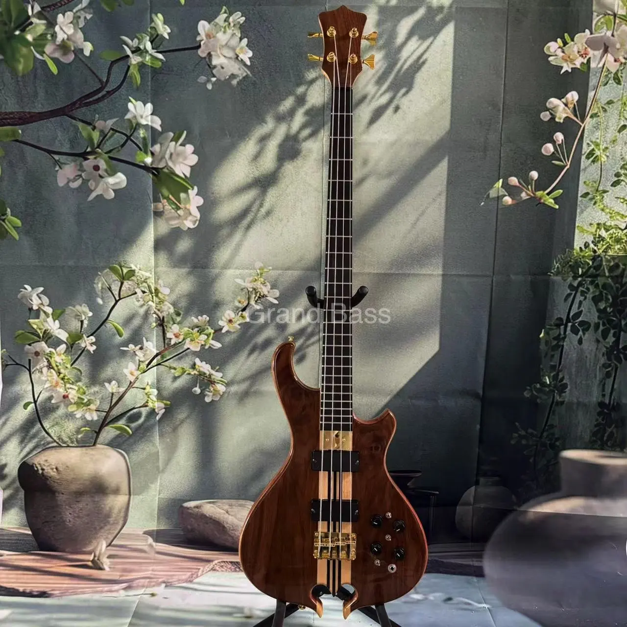 Custom 4 Strings Mark King Deluxe Style Neck Through Body 4 Electric Bass Guitar, 5 Strings Can Be Made