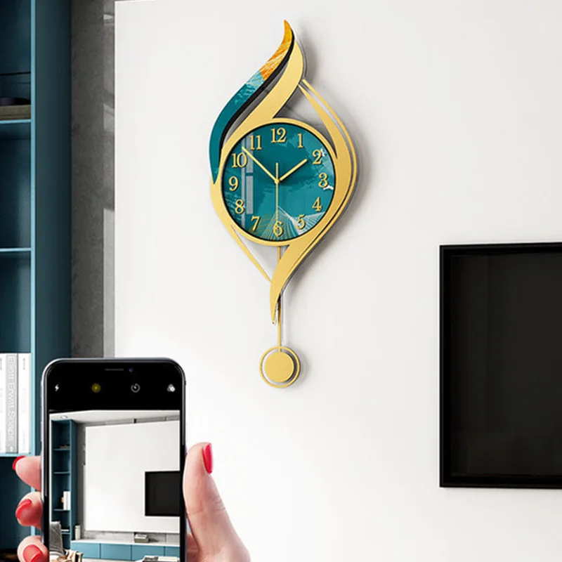 Creative Light Luxury Wall Clock Wall-Mounted High-End Sense Sticker Clock for Home Living Room Office