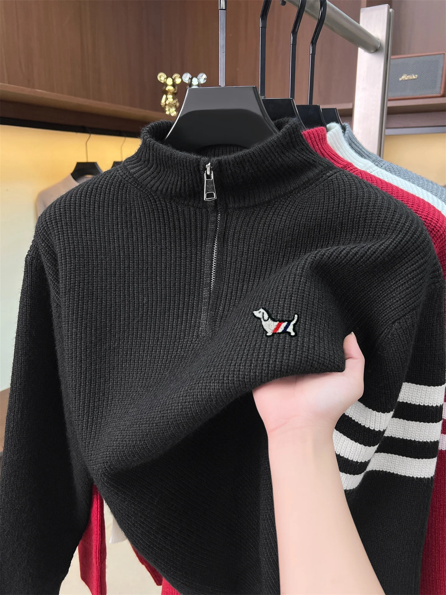 Designer Brand Striped Men's Sweater Fashion Boutique Puppy Embossed Winter Comfort Zipper Collar Sports Style Knitted Pullover