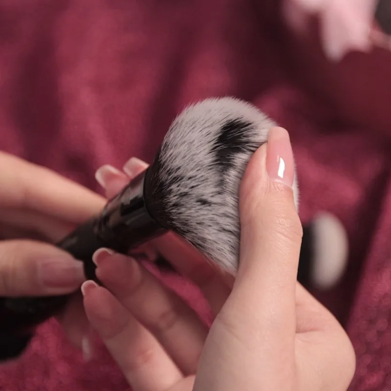 فرشاة مكياج شعبية ذات رأس مزدوج، فرشاة كونسيلر، فرشاة كونسيلر، فرشاة مكياج محمولة لإصلاح الوجه