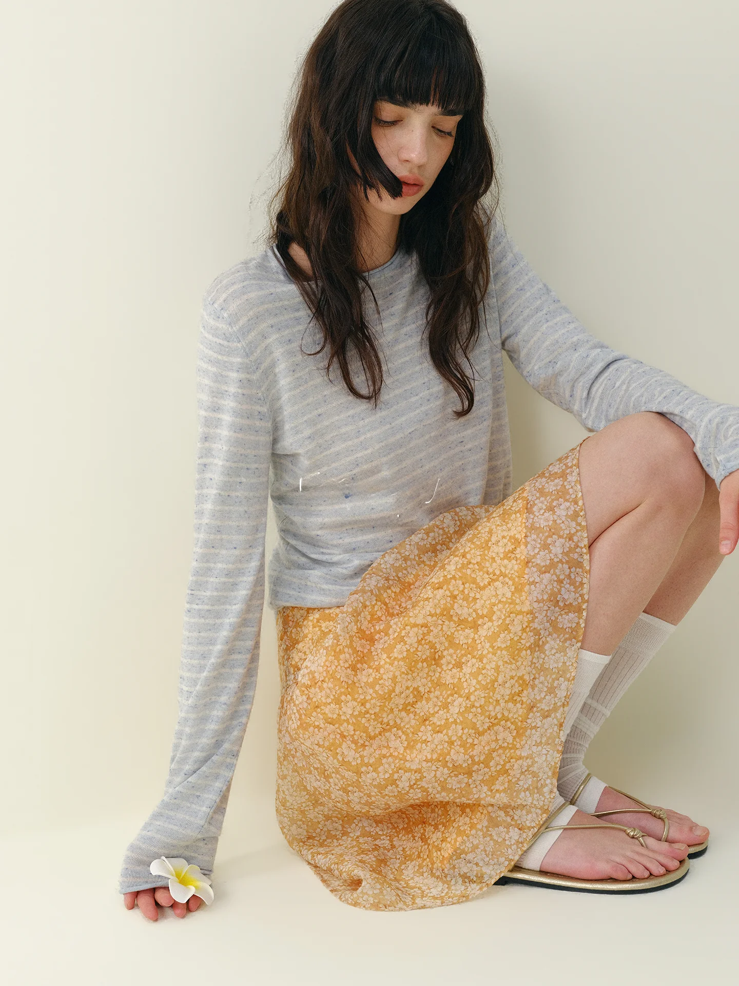 

Rina Berry Lin Wool Stripe Dot Soft round Neck Slim Fit Knitted Sweater Casual Style Women's Long Sleeve Knitted Top