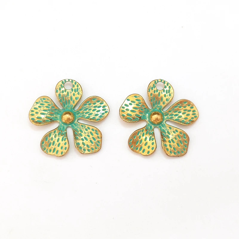 2023 New Fashion 5 Pieces Retro Patina Plated Zinc Alloy Flower Perforated Charms Pendants Diy Necklace Jewelry Accessories