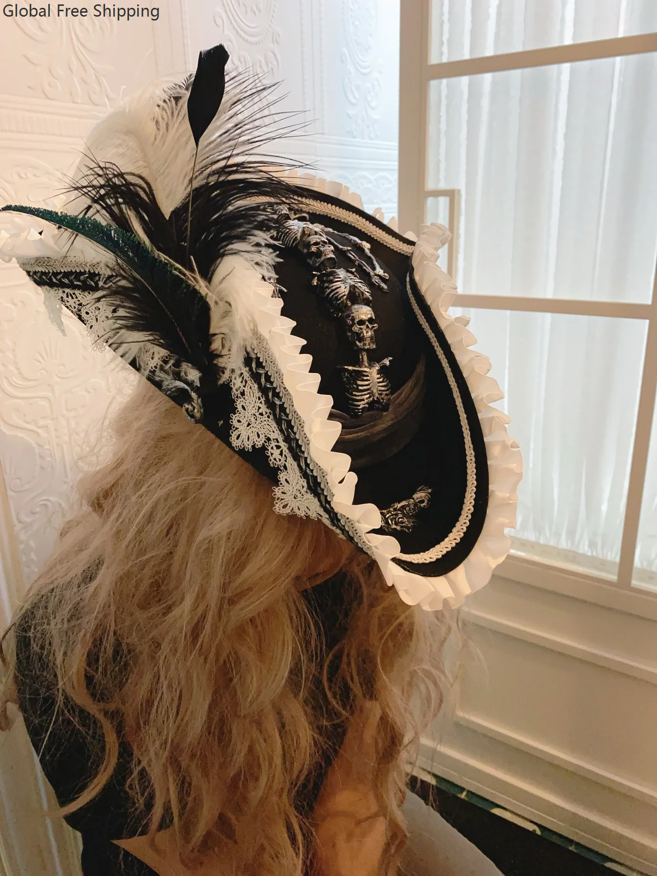 2025 New Pirate Hat Retro Gothic Countess Pearl Tricorn Hat Halloween Party Cosplay Pirate Feather Hat Costume Accessories Props