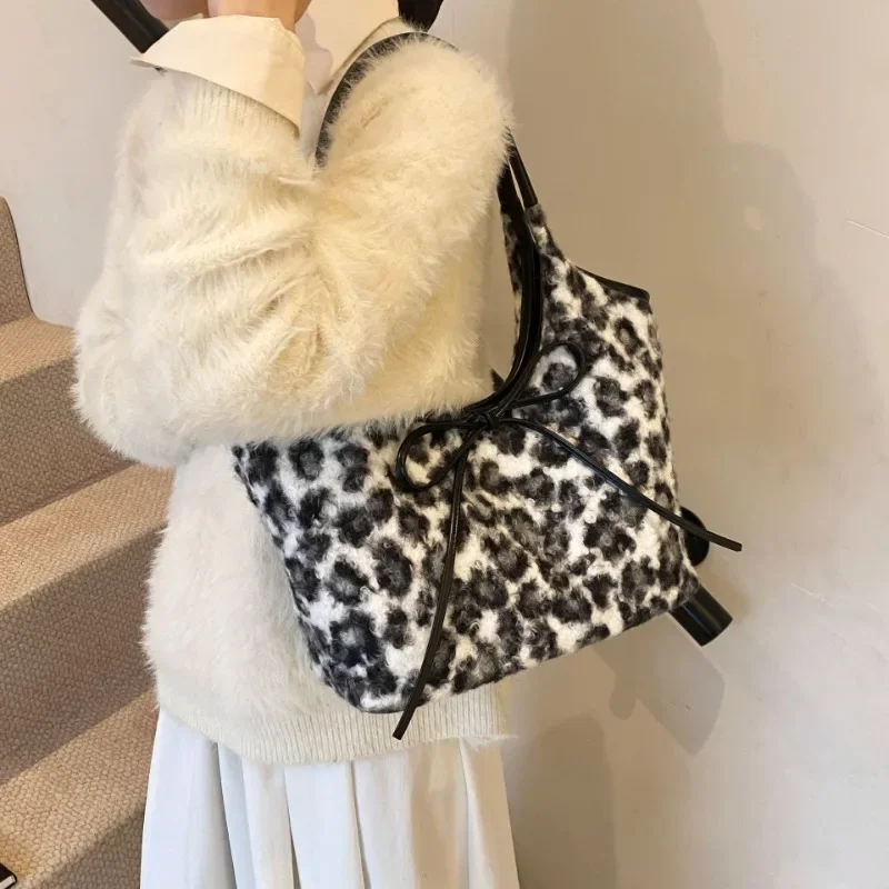 Retro fofo leopardo impressão axilas saco elegante bolsa de ombro feminina versão coreana casual versátil saindo saco de compras