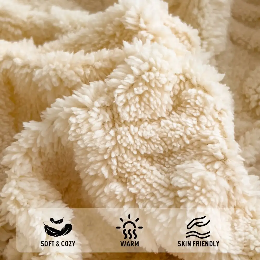 1 Matching Fleece Fitted Sheet, Queen/King Size. Luxurious, Ultra-Soft And Comfortable Flannel-Bottom Sheet With A Plush Tucked 12-Inch Deep Pocket For Warmth, Perfect For Fall, Winter, And Spring. Pillowcase Not Included. Securely Covers Mattress.