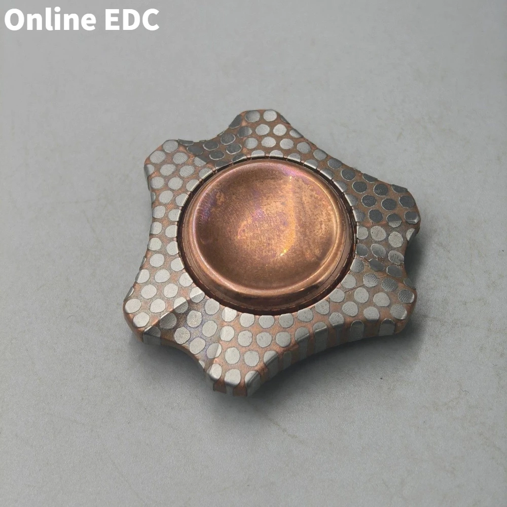 ฟิดเจ็ตสปินเนอร์มือสอง แบบสามใบพัด ของเล่นฟิดเจ็ตสำหรับผู้ใหญ่