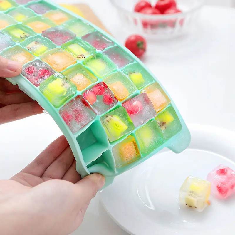 1pcs Silicone Ice Cube Mold, Easy-Release & Flexible Mold With Spill-Resistant Removable Lid Stackable Ice Trays With Covers