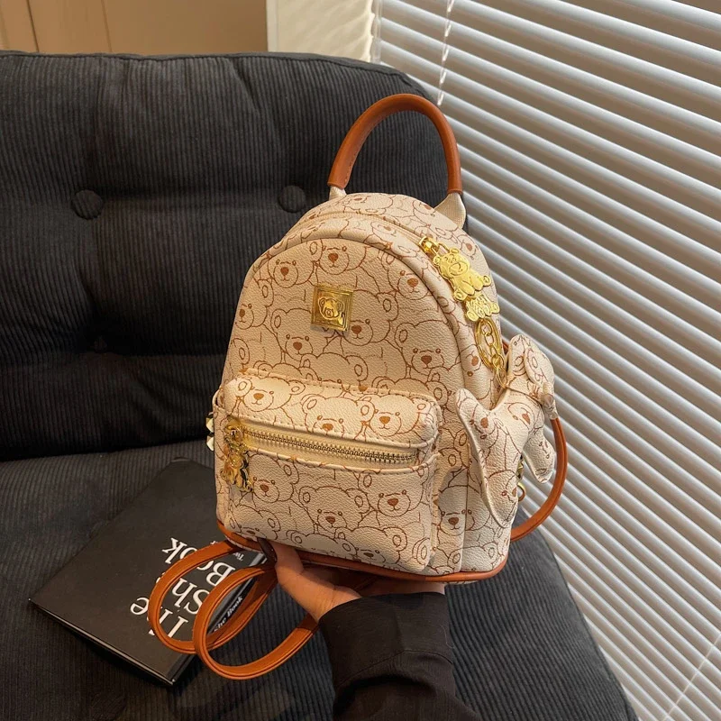 

Classic Elegant Crossbody Messenger Diaper Bag: Luxury Women's Handbag With Vintage Designer Look And Large Capacity For Tote