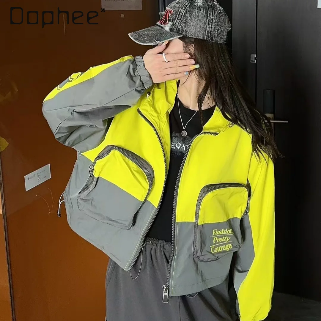 

Европейская лоскутная короткая куртка для женщин, тяжелая куртка с буквенным принтом и большим карманом контрастного цвета, модные повседневные короткие пальто