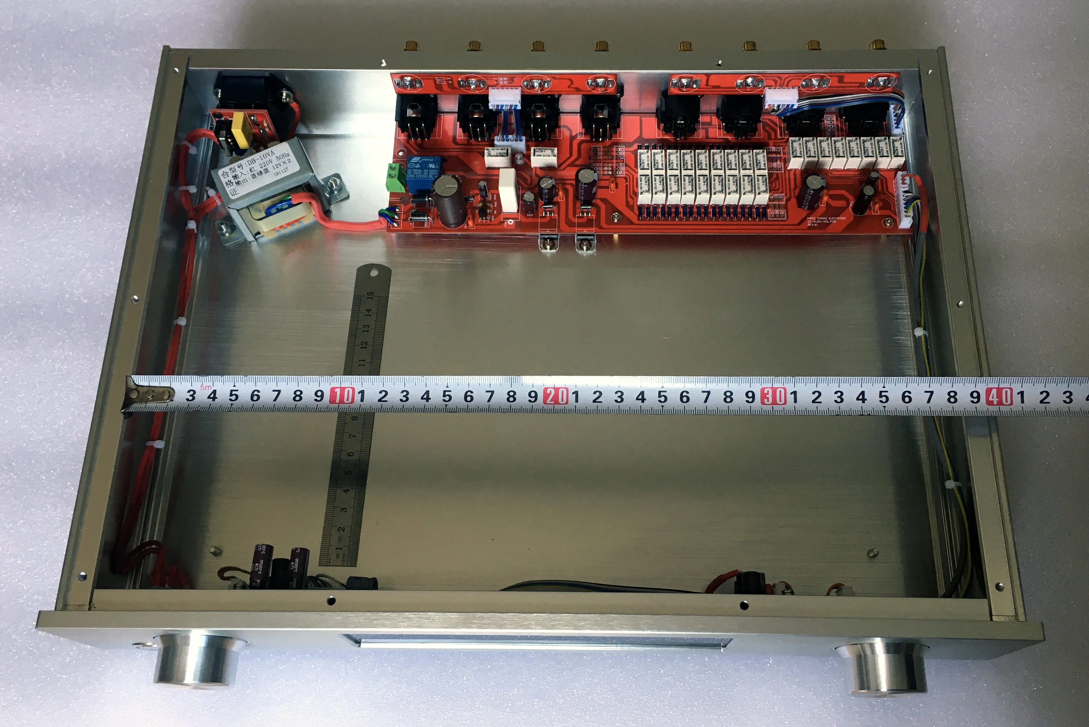 

Balanced passive Remote control preamplifier volume controller RCA XLR input preamp 4 road input LED display