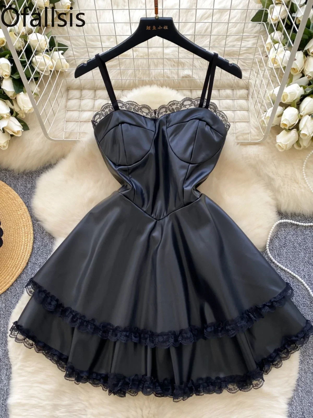 Ofallsis Black Sweet Spicy Girl Leather Dress 2024 Winter French Waist Slimming Lace Splicing Strap Lotus Leaf Edge Puff Dress