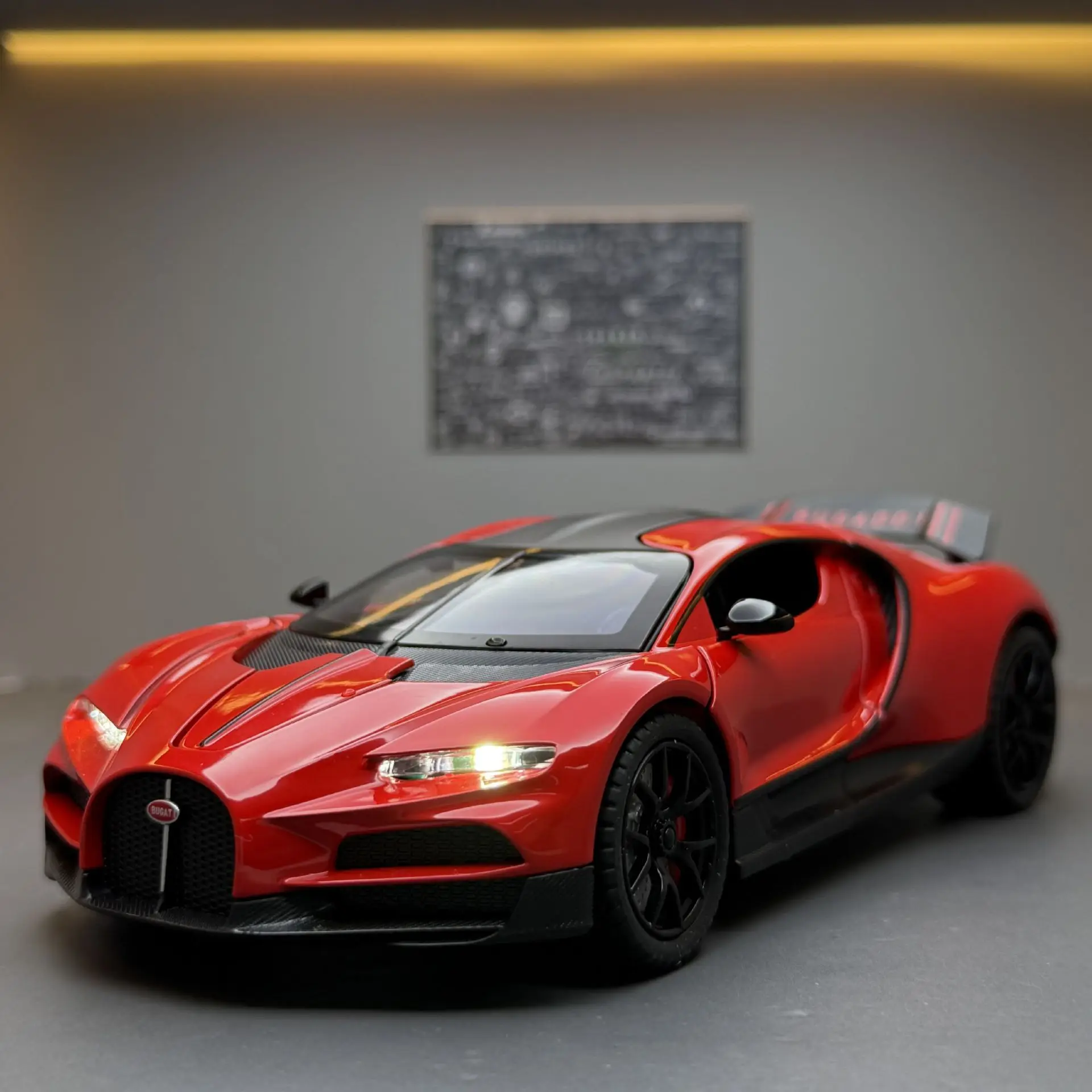 1:24 Tourbillon Spray Edition Sports Car Sound and Light Pull Back Children's Toy Model Diecast Alloy Car Model Collectible