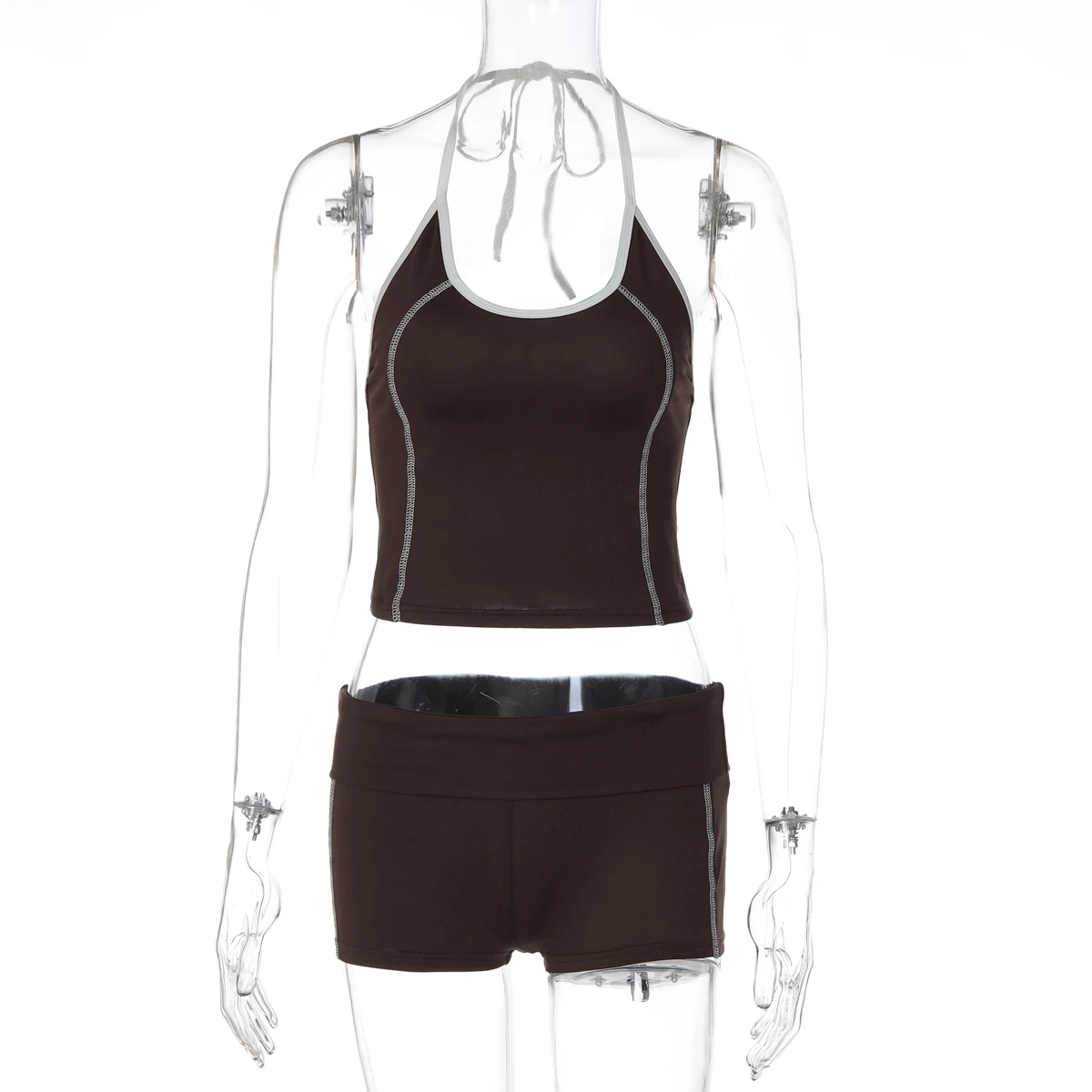 Hugcitar Fashion 2-teiliges Set: Farbblock-Neckholder-Top mit heller Linienverzierung und Blumenmuster-Shorts für Damen, Sport- und Party-Outfits – Detail 2