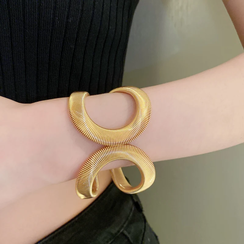 Gold Color Hollow Snake-shaped Bracelet For Women Fashion Simple Staggered Open Elastic Bracelet Exaggerated Writband Jewelry