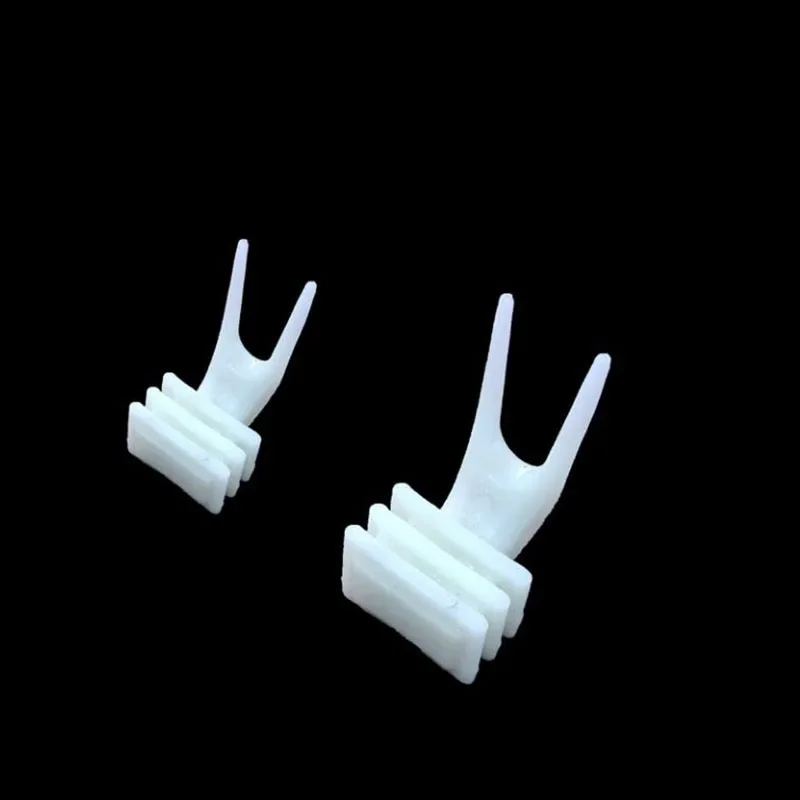 5 Stuks Plastic Pet Papegaai Feeder Fruit Maïsvork Speelgoed Kip Groenten Houder Hang Kooi Voedingsstok Feeder Accessoires Brid