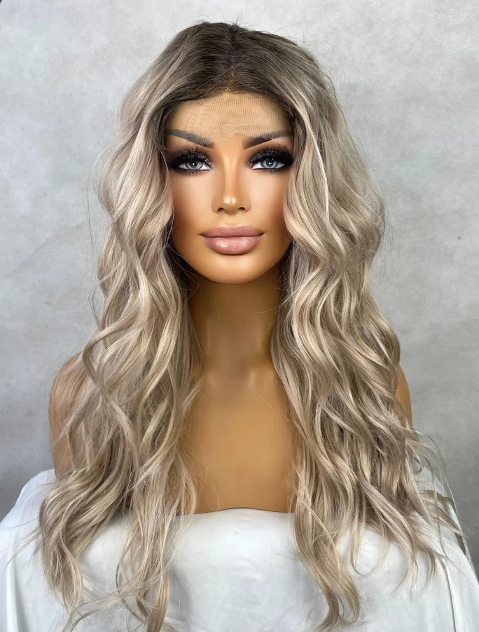 البلاتين باروكات شقراء مع الجذر الداكن موجة المياه شعر مستعار الإناث الجزء الأوسط 13*4HD الدانتيل الباروكات العليا للنساء ألياف مقاومة للحرارة