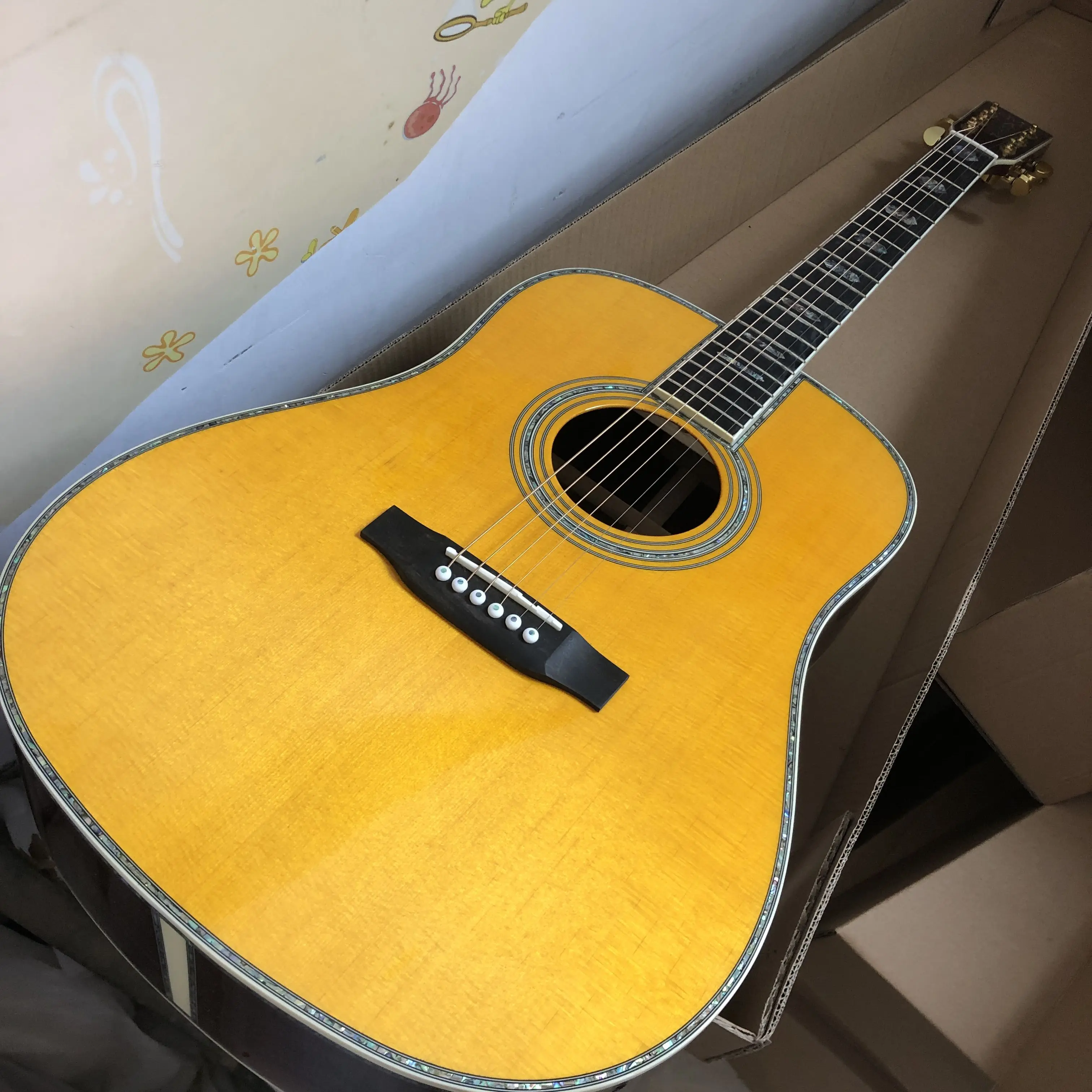 

All Solid Wood Acoustic Guitar Yellow Spruce Top 41" D Type Rosewood Body Abalone Inlays Ebony Fingerboard Guitarra