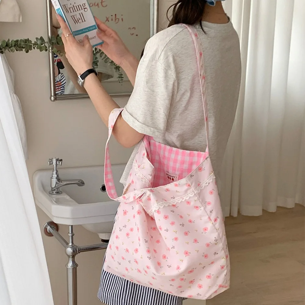 

Pink Floral Canvas Shoulder Bag Handbag Korean Travel Beach Bag Double-sided Shopping Totes Bag Girl Lace Underarm Bag