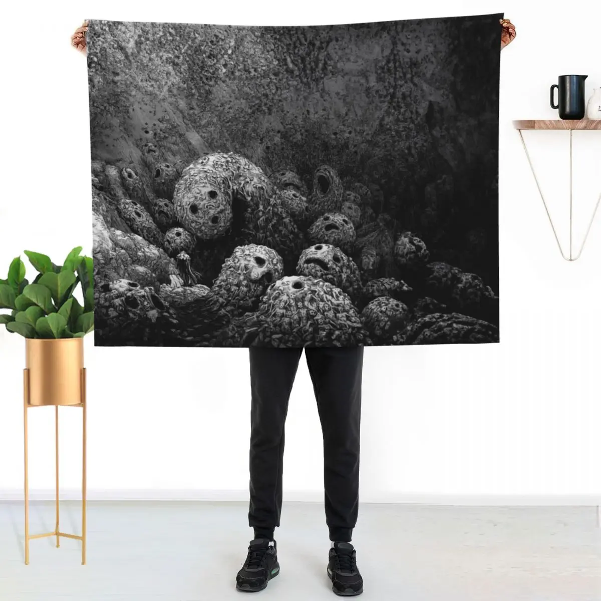 

berserk -1 Throw Blanket Reusable Durable Soft Blanket for All Seasons