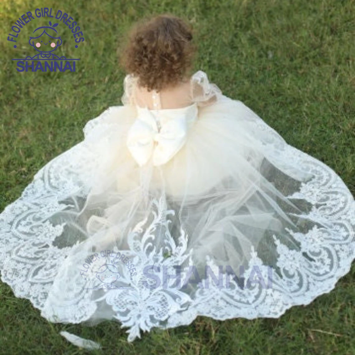 White Lace Long Sleeve Flower Girl Dresses with Trailing for Wedding Baby Girl Birthday Communion Party Special Occasion Gown