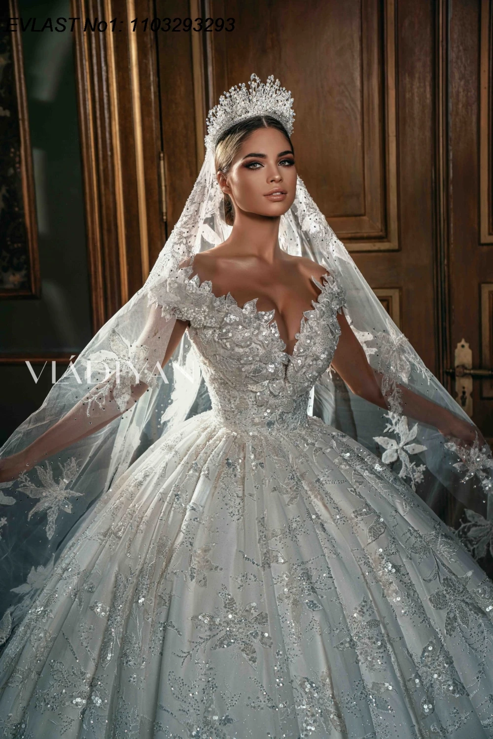 EVLAST Aangepaste Glitter Een Lijn Trouwjurk V-hals Glanzend Kant Applique Kralen Crystal Bruidsjurk Vestidos De Novia TBD167