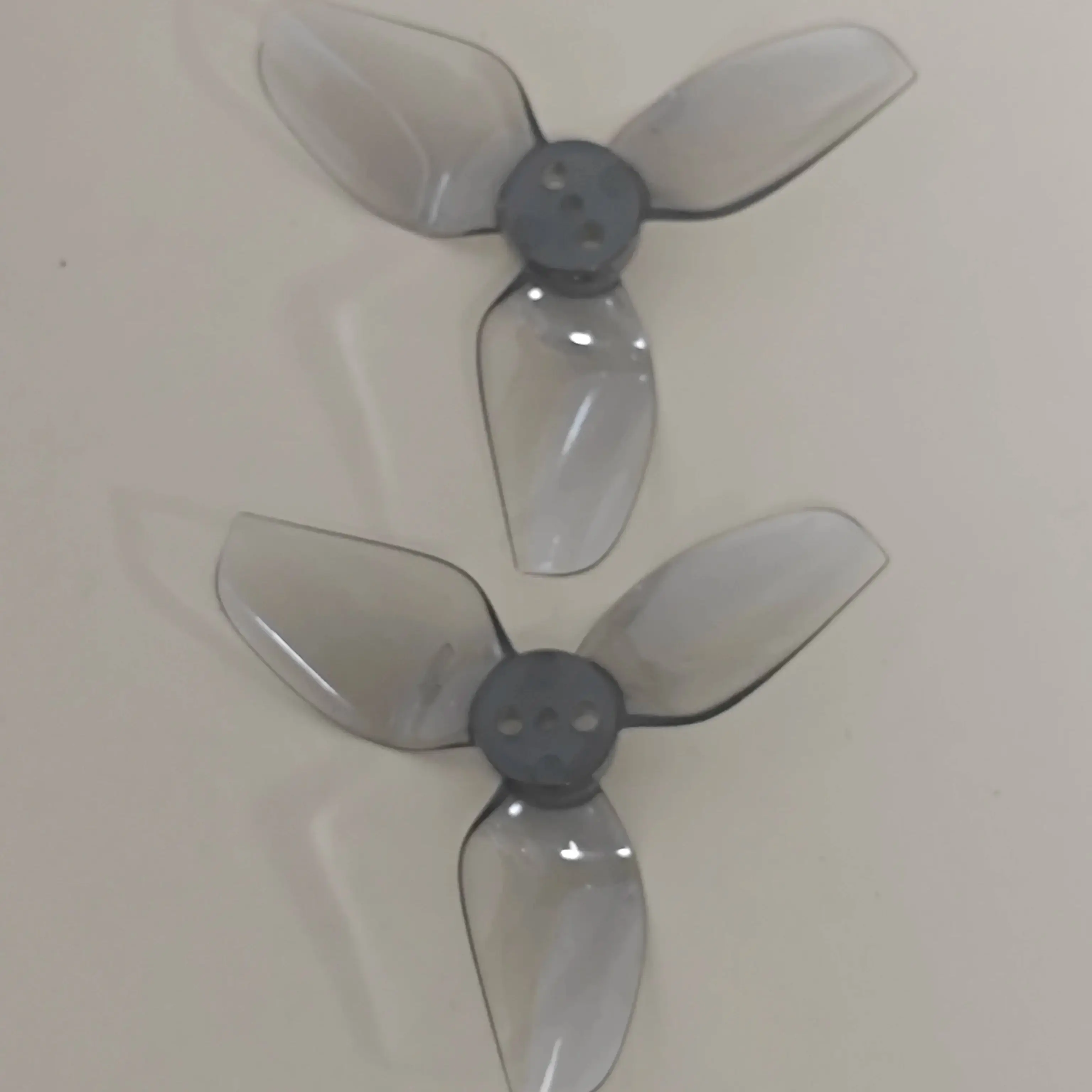 HQProp T2X2.2X3 レーシング ドローン プロペラ セット (2CW+2CCW) マルチローター ドローン用 - 高品質プロペラ