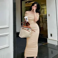 Vestido plisado de un hombro europeo y americano, traje largo de primavera