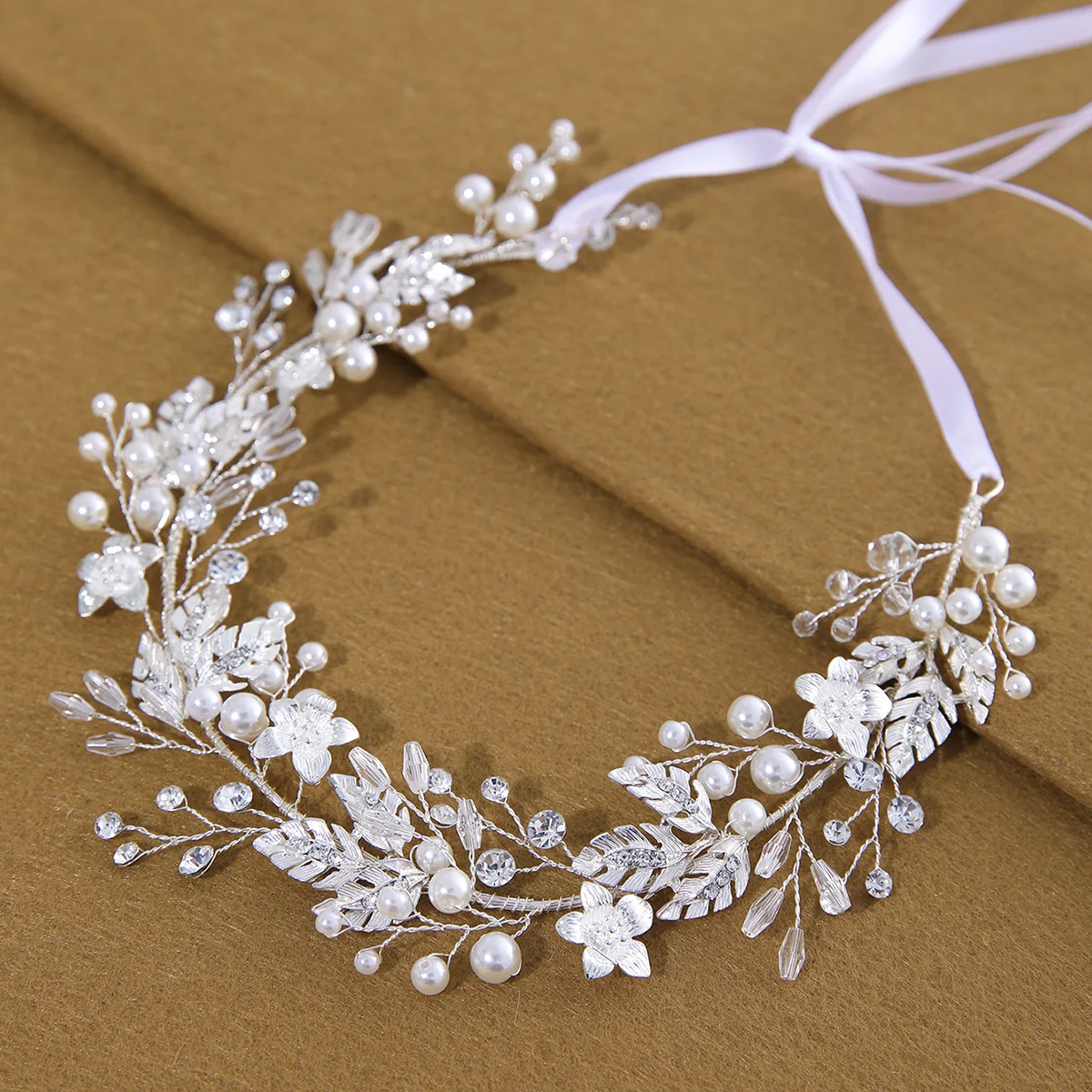 

Серебряный цвет со стразами и жемчугом, свадебная повязка на голову, лоза для волос, свадебная женская тиара ручной работы, аксессуары