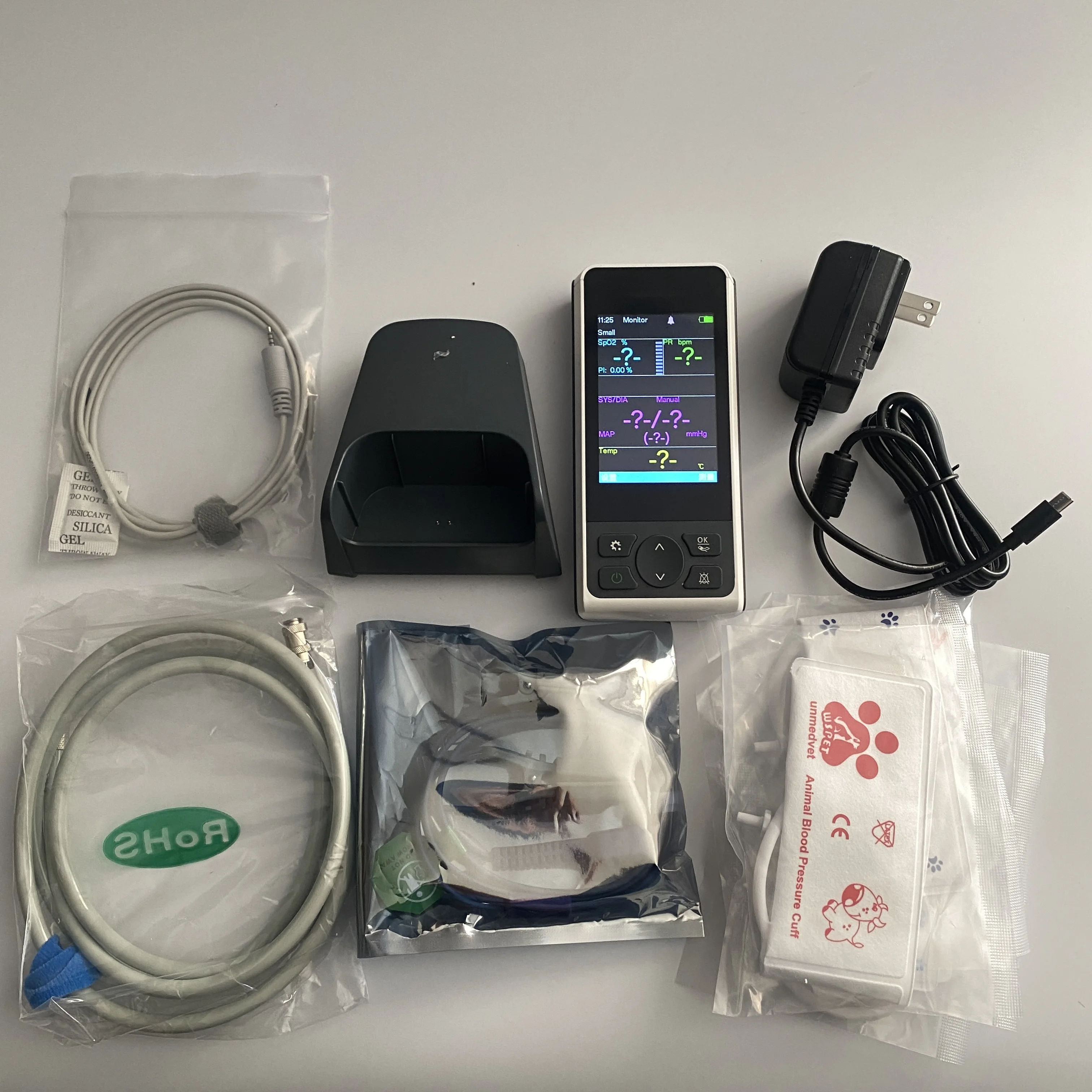 Measurement of blood pressure, blood oxygen, pulse, body temperature, four parameters, animal handheld monitor