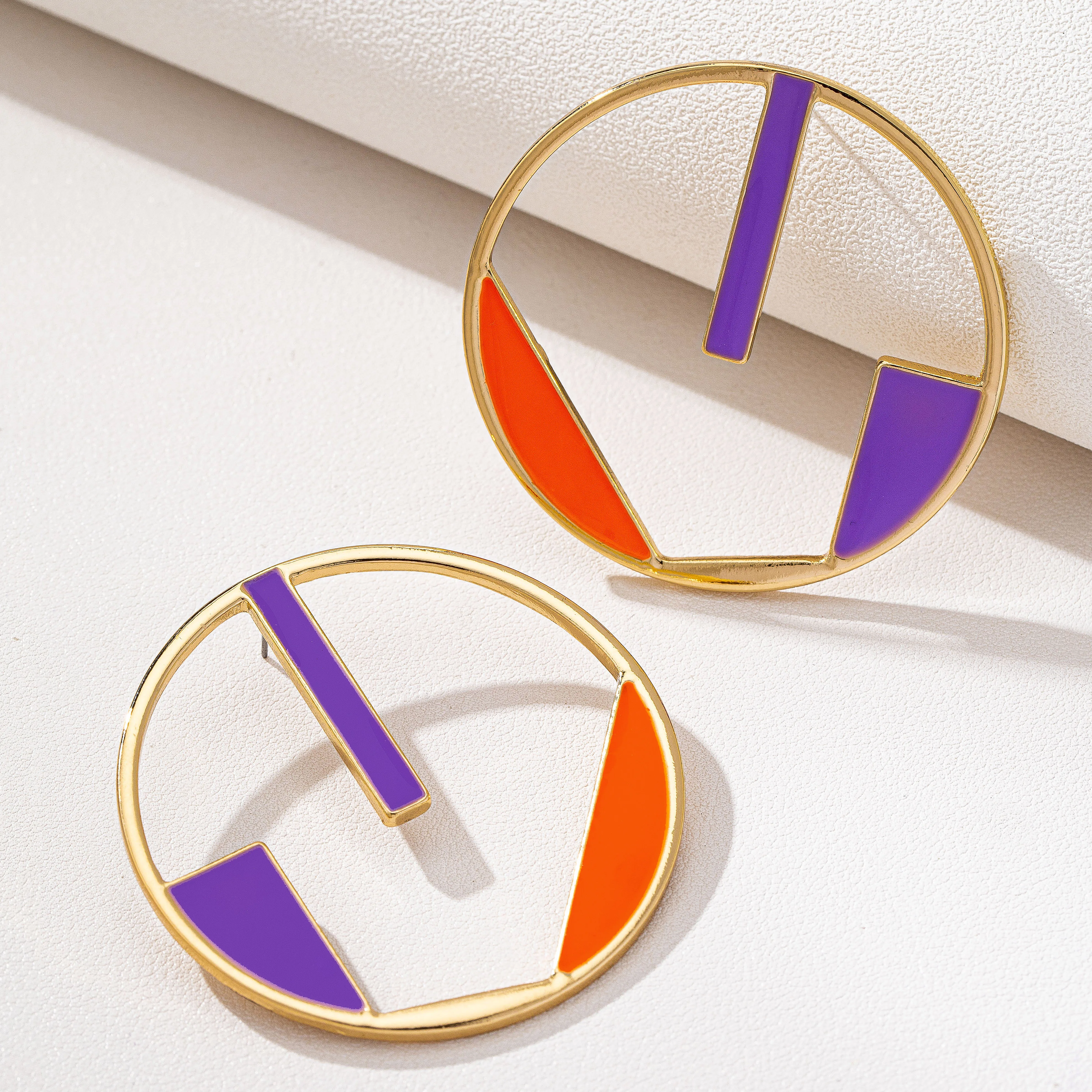 

European American style large-scale thick round hollow geometric shape exaggerated enamel glaze circle earrings travel jewelry