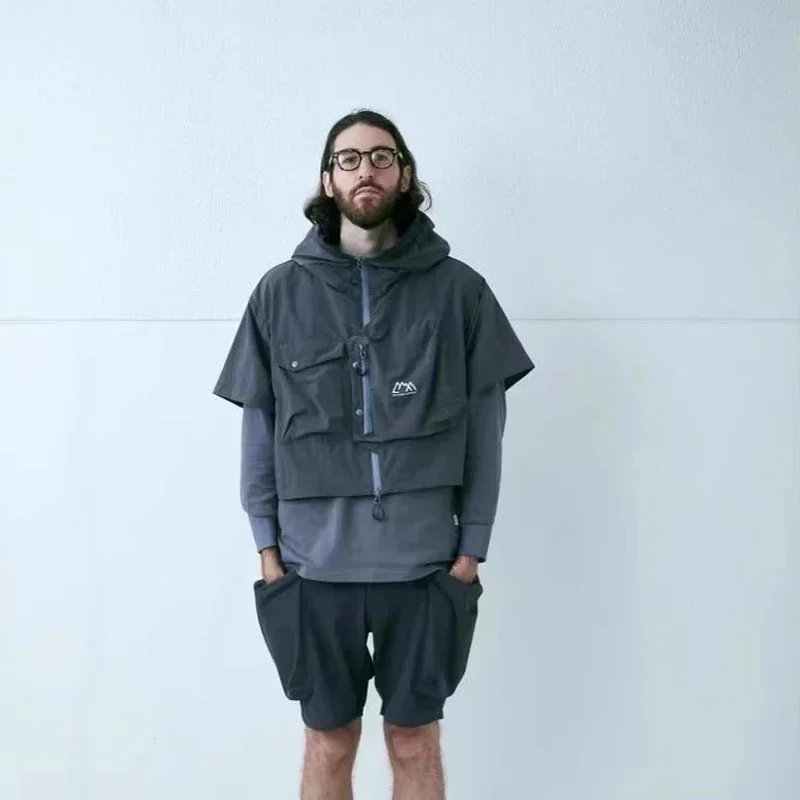 

COMFY New Arrival Japanese Loose Fitting Men's and Women's Half Sleeved Hooded CMF Short Vest Jacket
