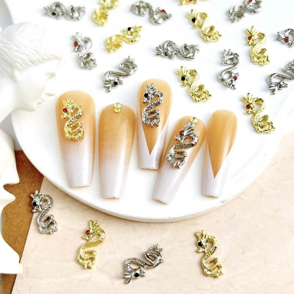 10ชิ้น/เซ็ตจักรราศีมังกรอุปกรณ์ตกแต่งเล็บแต่งเล็บเครื่องประดับ perlengkapan Nail Art มังกรอุปกรณ์เสริมเล็บสีเงินสีทอง